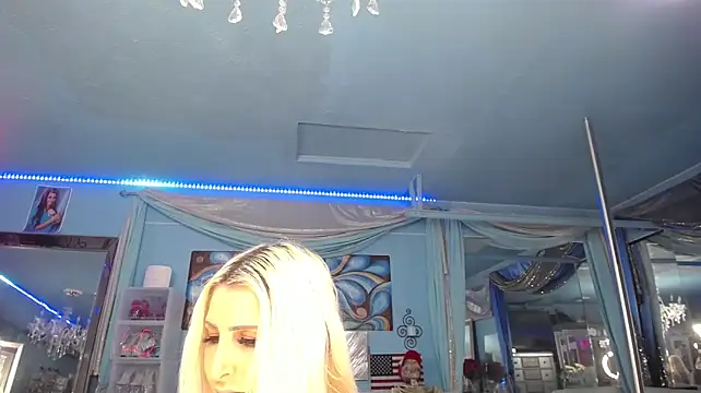 Chat XXX en directo de ADRIANNA_FOX