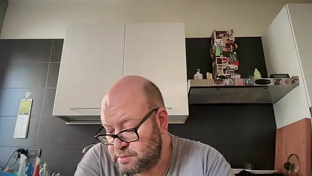 Chatroom XXX en direct de theitalianbear