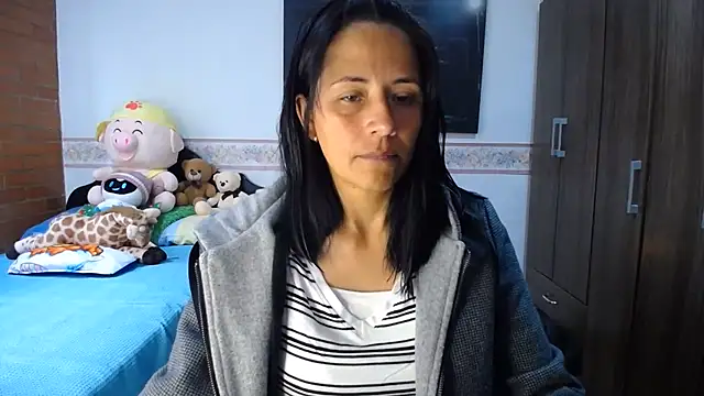 Chat XXX en directo de sharoon_cheerry