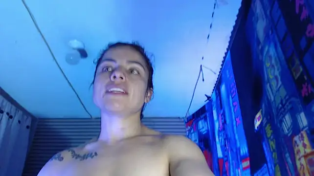 rosse_2504's Live XXX Chat