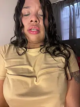 Rashell1_Queen live XXX chat