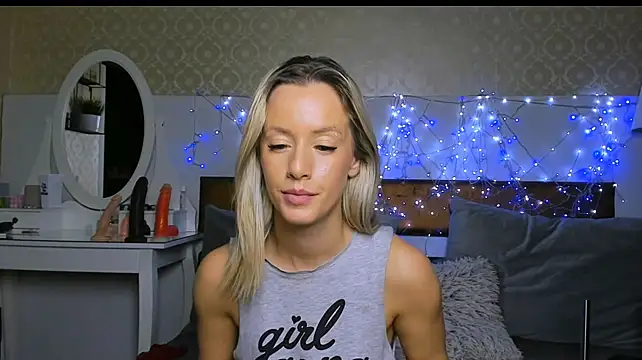MiaBeeXX's Live XXX Chat