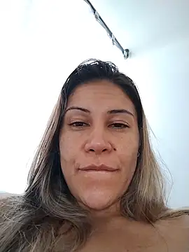 צ'אט XXX בשידור חי של KittyHoleshot87