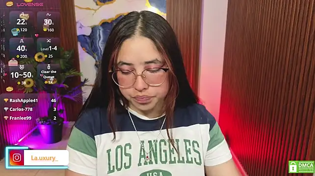 Živý XXX chat lauxury_tay1