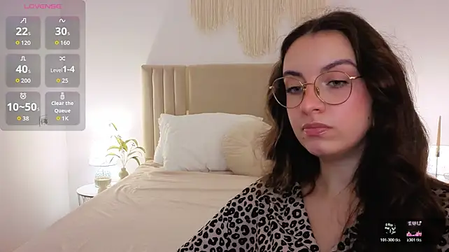 Bella-cute's Live XXX Chat