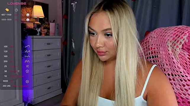 XXX chat uživo modela _Loneve__