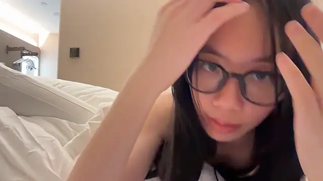 nooneknowspoppy's Live XXX Chat