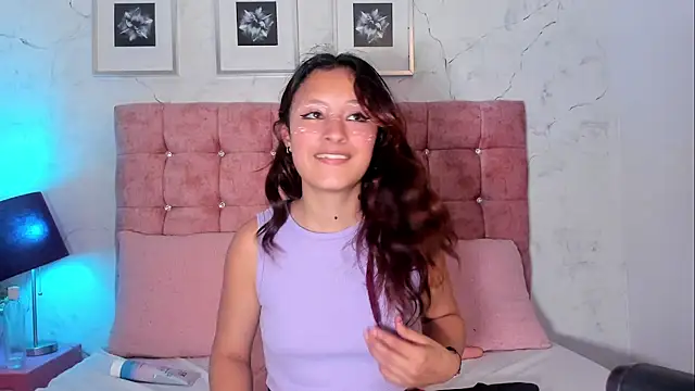 Vale_Rosse_ Adlı Modelin Canlı XXX Sohbeti