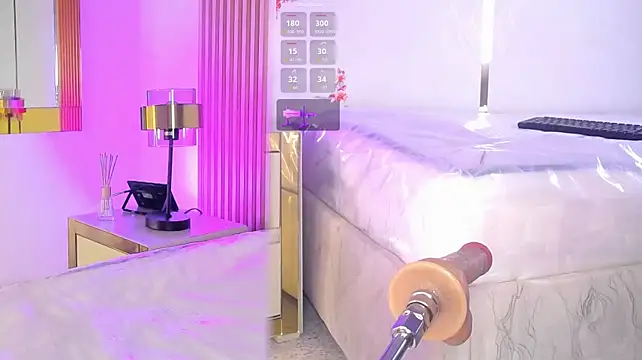 XXX chat uživo modela PeachMonroe