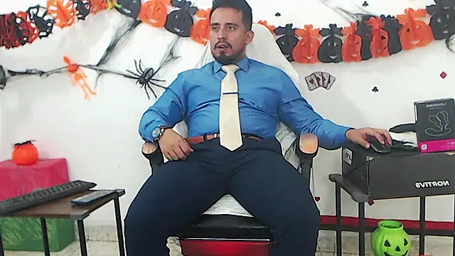 צ'אט XXX בשידור חי של KalethBigDick