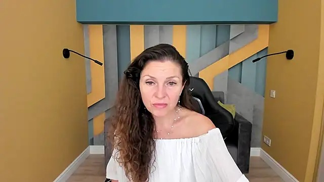 Chat +18 de EllaLong ao vivo
