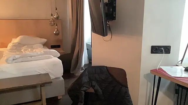 daddyvibes élő XXX-chatje