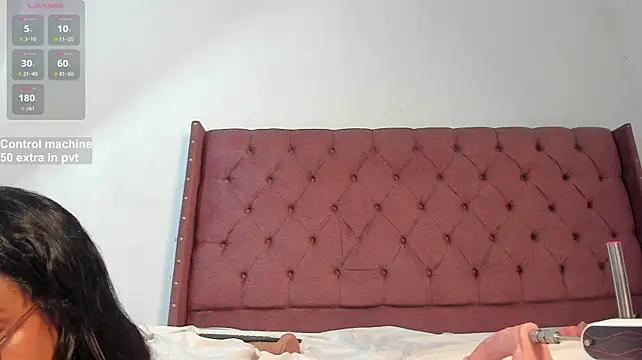 lau_hotfox élő XXX-chatje