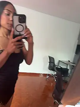 Czat XXX na żywo – Eva_rousse01