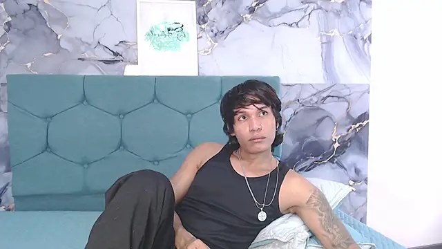 MaximilianRoth Live XXX-Chat