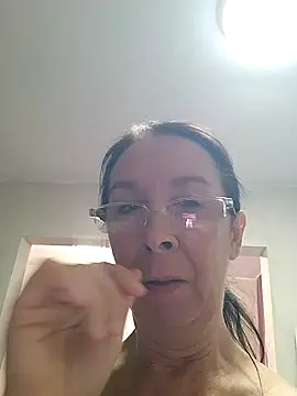 Chatroom XXX en direct de Celine_Faer1