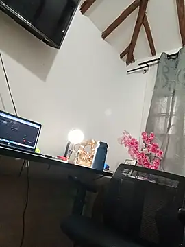 tata_sanz_'s Live XXX Chat