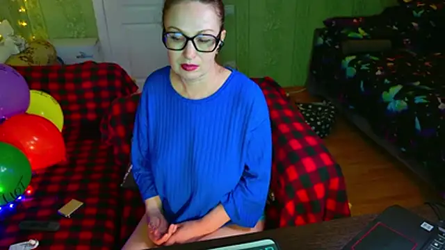 MarleneDietrich's Live XXX Chat