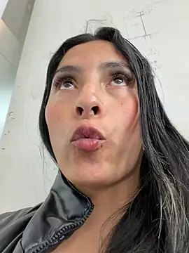 Chat XXX ao vivo de Cami_Leon2