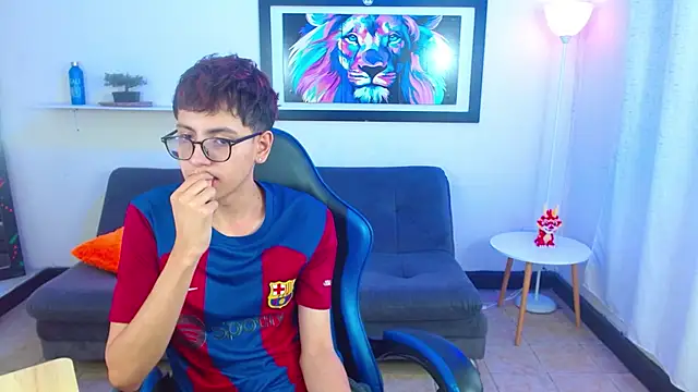 alexcum_18 Show in webcam