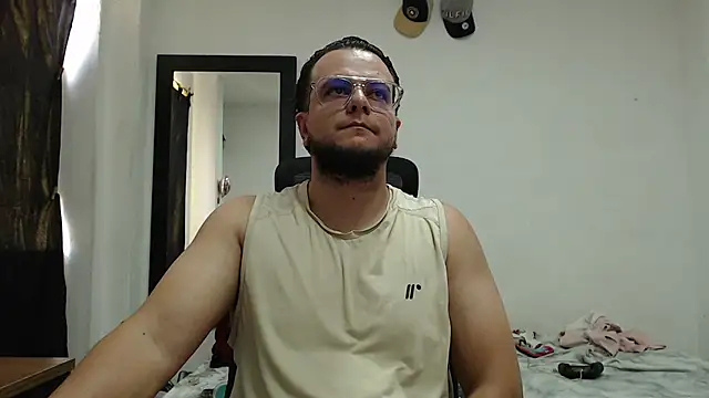 cloudsxxx's Live XXX Chat