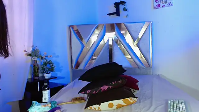XXX chat uživo modela KattaleyaRousse