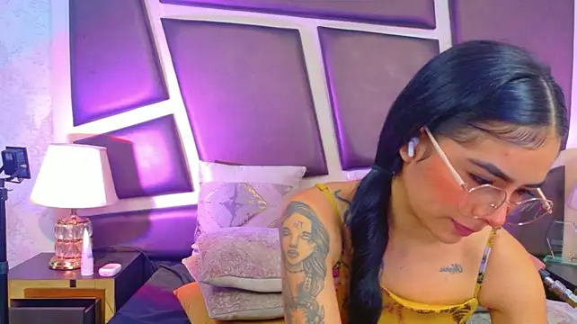 XXX chat uživo modela NicoleEsposito