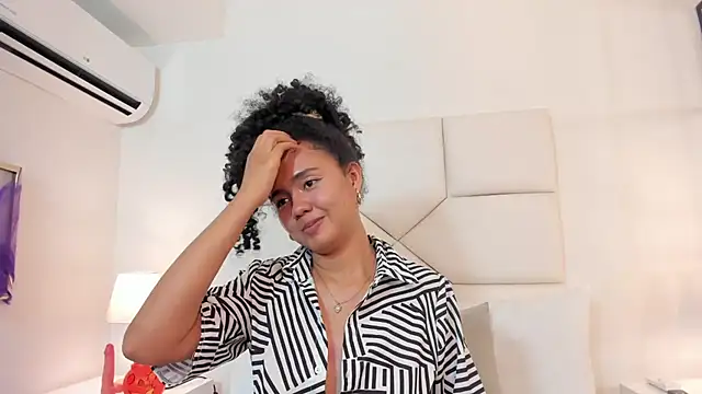 XXX chat uživo modela Kiraspell