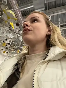 Živý XXX chat HarrietDart