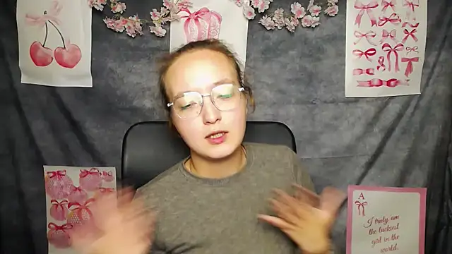 Chat +18 de MissAriaa ao vivo