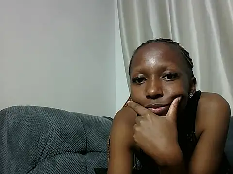 Chat +18 de Mochi_24 ao vivo