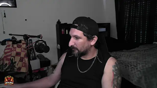 DevilPup75_ live XXX chat