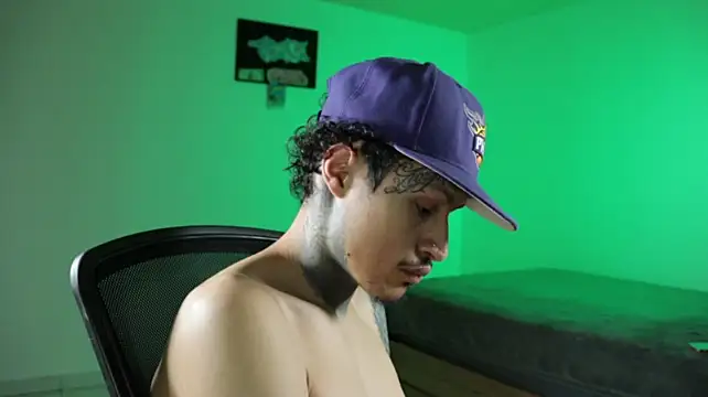XXX chat uživo modela trieone