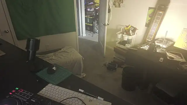 Triggerhappycj100's Live XXX Chat