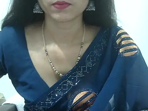 Laila_Cute Chat XXX in diretta
