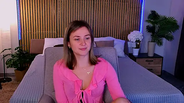 EmeraldGlow's Live XXX Chat