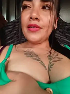 MAYE__13 Adlı Modelin Canlı XXX Sohbeti