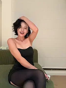 mengmeng808 Adlı Modelin Canlı XXX Sohbeti