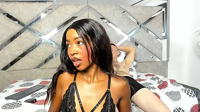 MiaAndGael0 Webcamshow