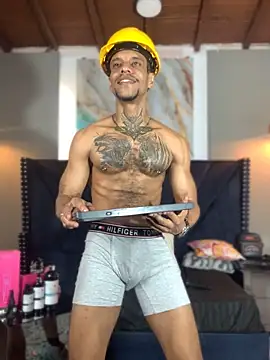 Chat XXX ao vivo de Salomon_koude