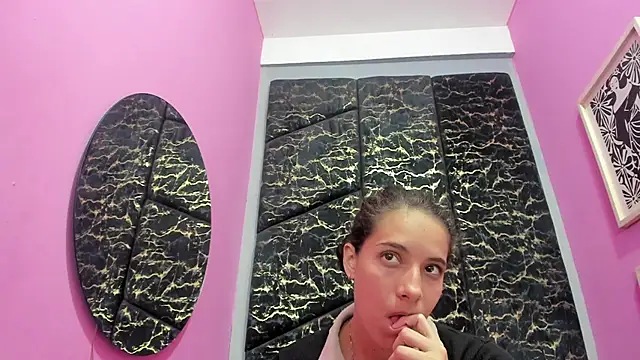 Živý XXX chat MiaCours