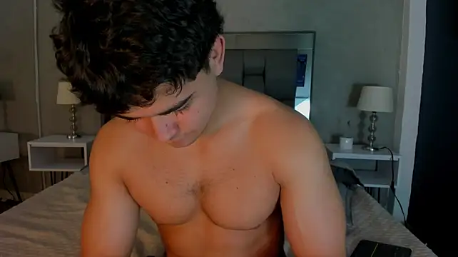 Charlie___Musk Adlı Modelin Canlı XXX Sohbeti