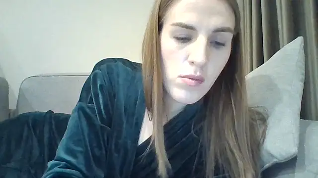 Evelyny's Live XXX Chat
