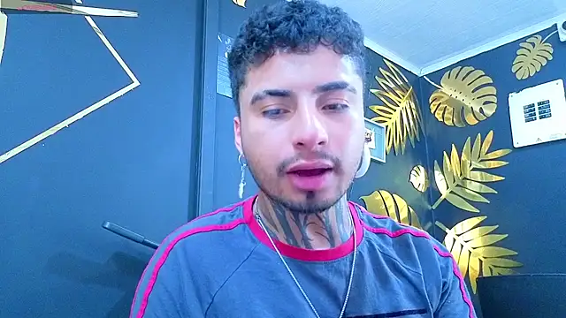 JuanCamiilo_66's Live XXX Chat