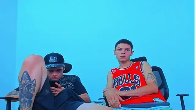 Chat XXX en directo de Thomas-Wil