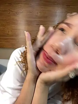 Chat +18 de LunaVal_ ao vivo