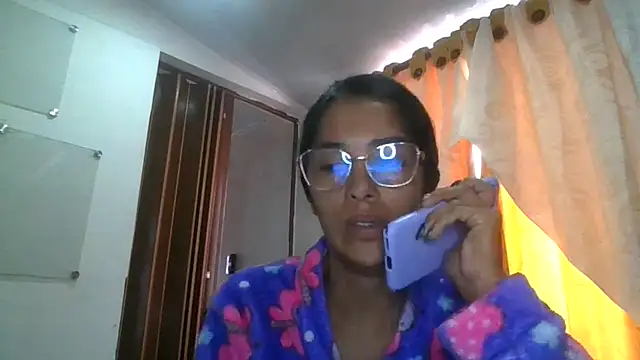 Juanabrunette7's Live XXX Chat