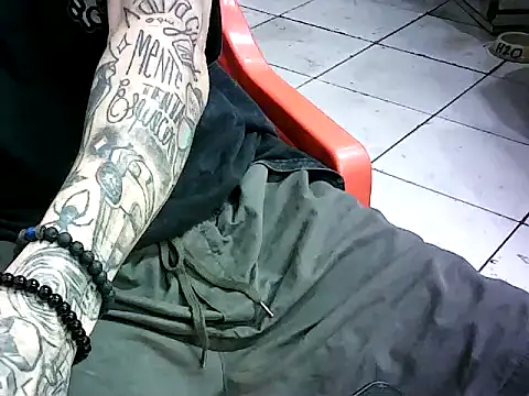 Živý XXX chat TerceiroDesejo