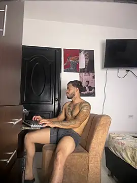 Enzomoretti__ Chat XXX live