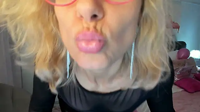 MuseOfStage live XXX chat